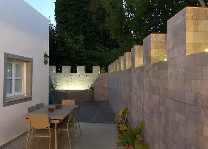 Discovery Тавира